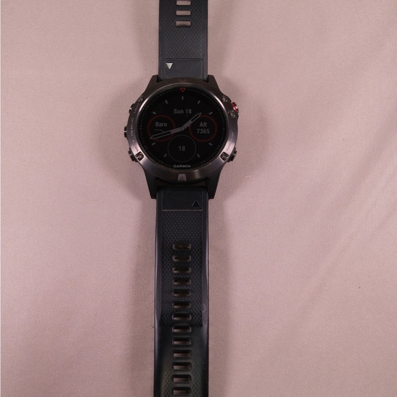 Garmin Fenix 5 Watch with Accessories - Picture 7 of 8